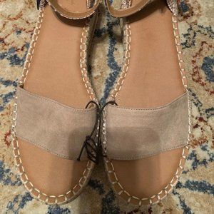 NWT Universal Thread Wedge Sandals SZ 11